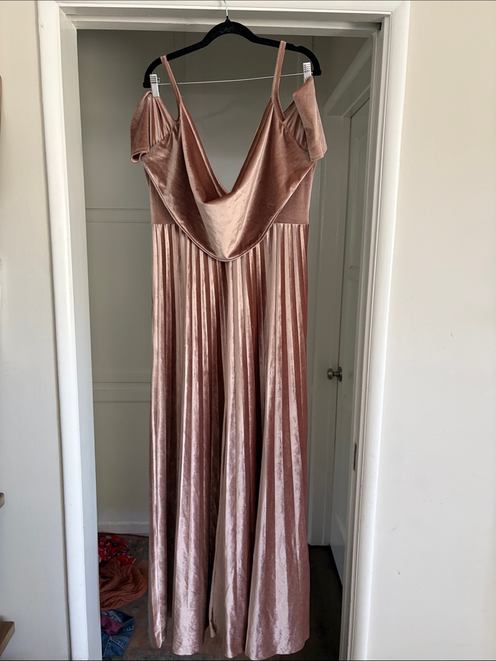 ASOS Rose Blush Velvet Maxi Dress - Picture 5 of 6